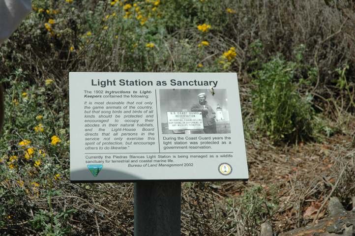 Piedras Blancos Lighthouse 076.jpg